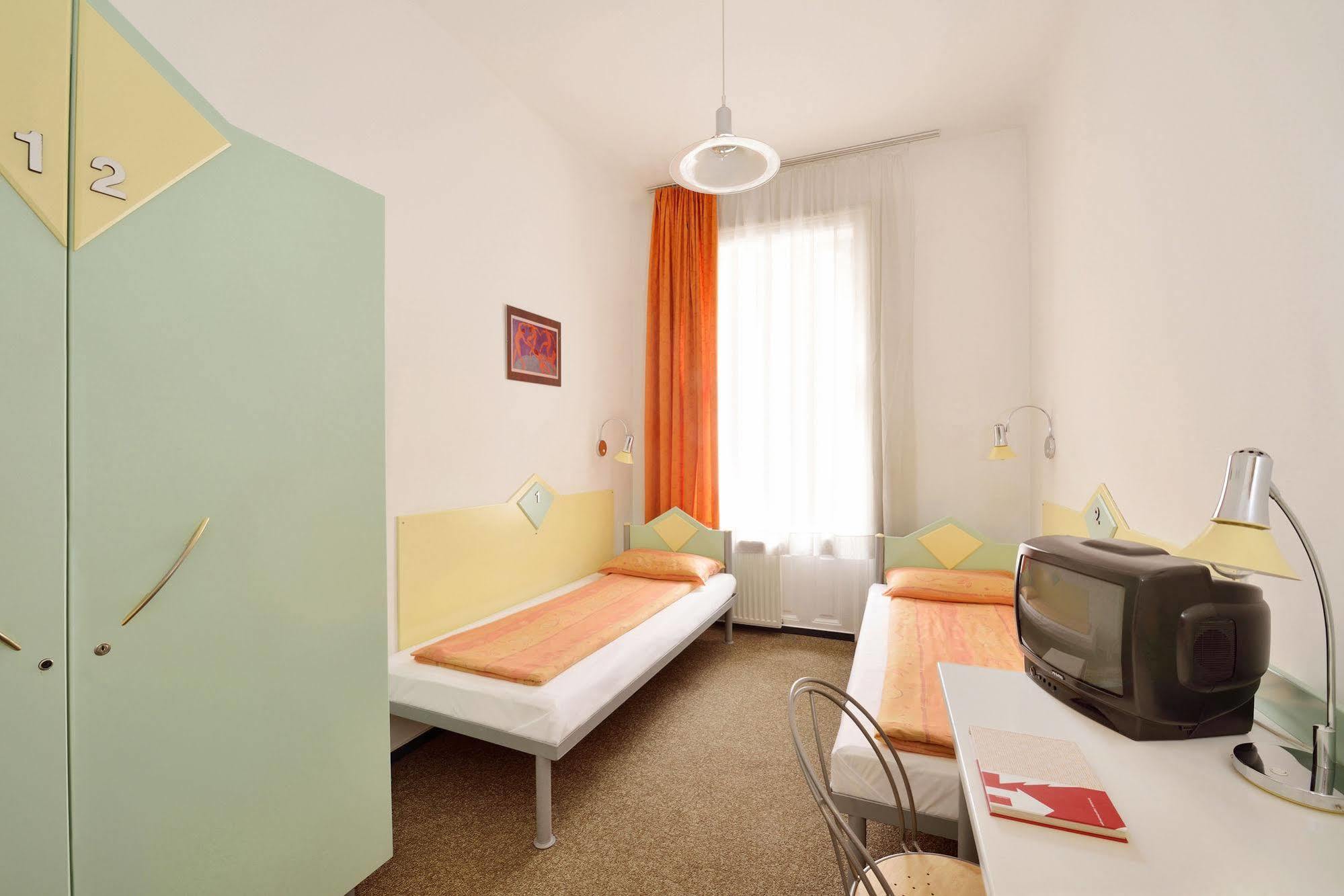 Mp Hostal *